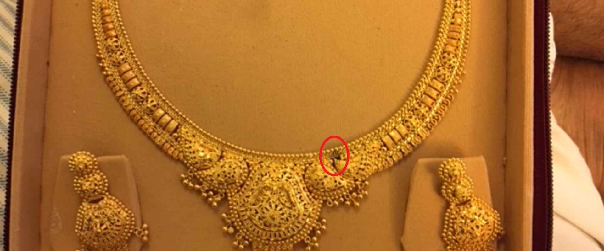 how-much-gold-jewellery-can-i-wear-to-uk-from-india